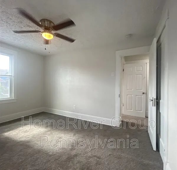 Building Photo - 804 Romine Ave