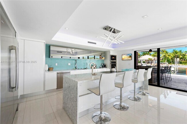 Building Photo - 1025 Diplomat Pkwy