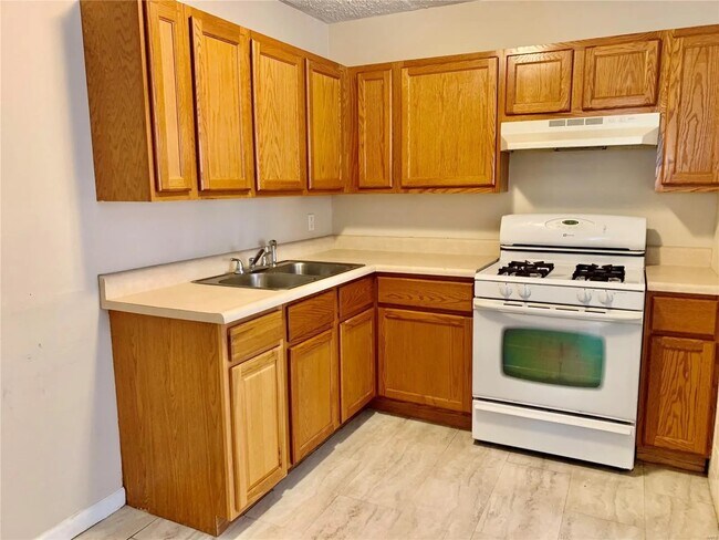 Building Photo - 1011 Pine St