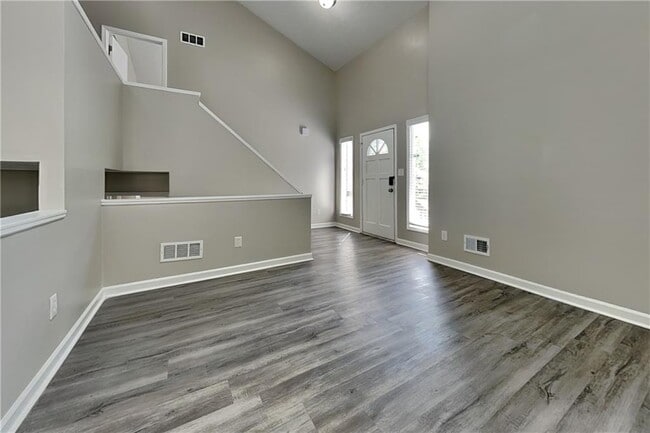 Building Photo - 548 Julius Dr