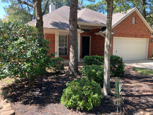 frontyard - 35 Auburn Path Dr