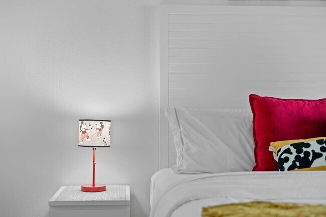 Building Photo - 8303 Palm Pkwy