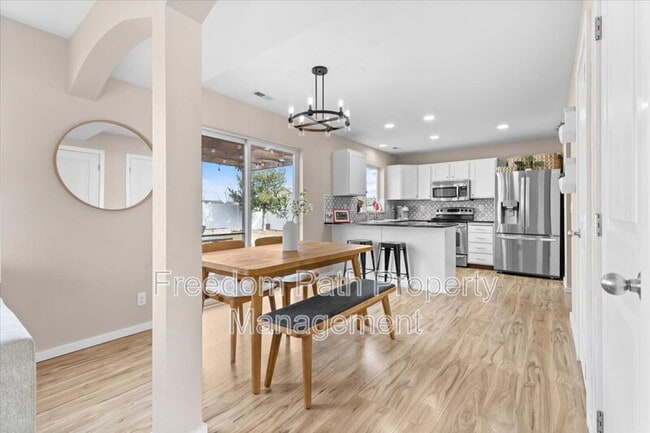 Building Photo - 3783 Pandion Dr