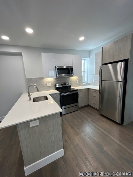 Building Photo - 11 Peterborough St