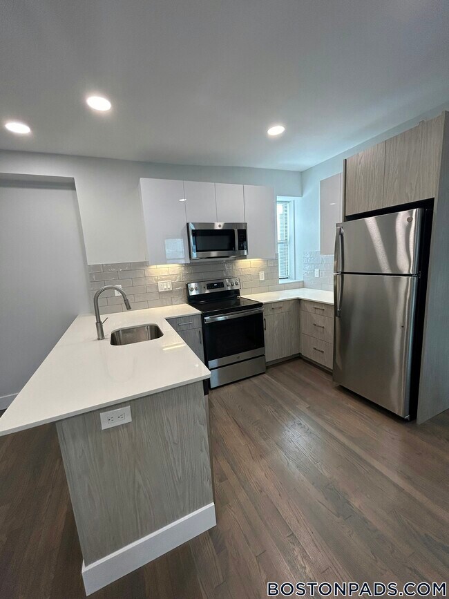 Building Photo - 11 Peterborough St