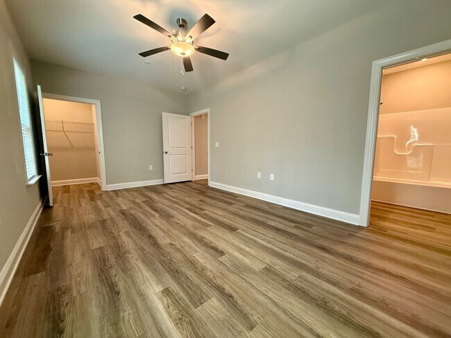 Building Photo - Anderson Creek Club Golf Course View - Available Now