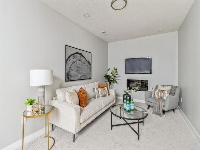 Building Photo - 15570 Rocklyn Place