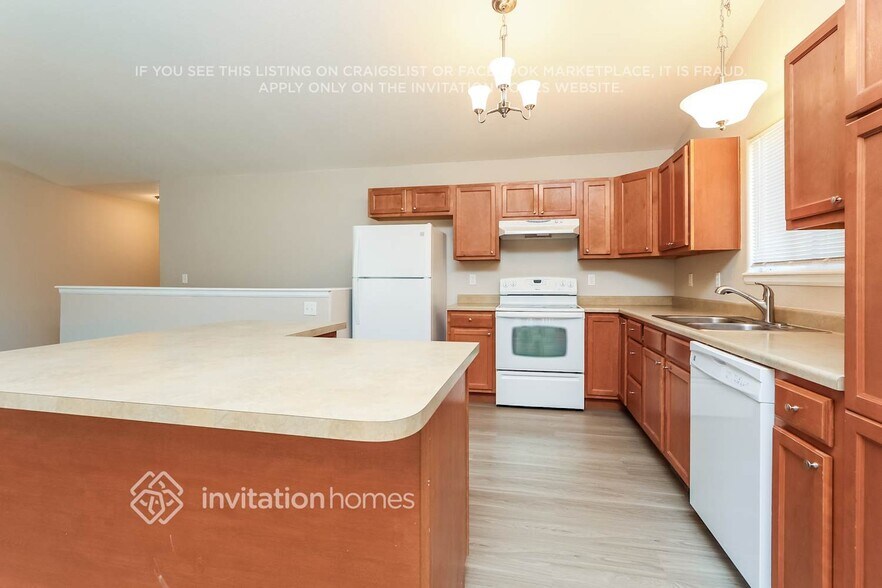 Building Photo - 10737 Darneal Dr