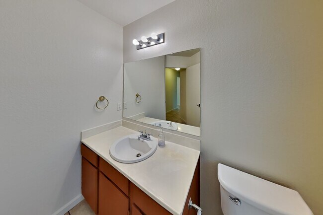 Building Photo - 1091 Discovery Way