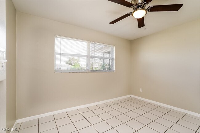 Building Photo - 330 SE 46th Ln