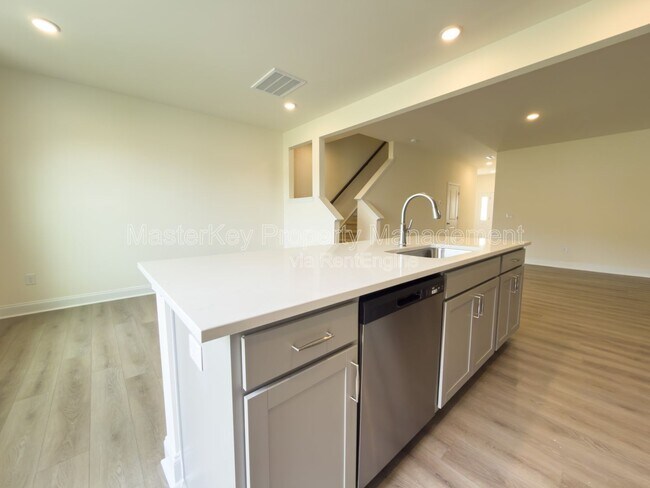 Building Photo - 74 Bloodroot St