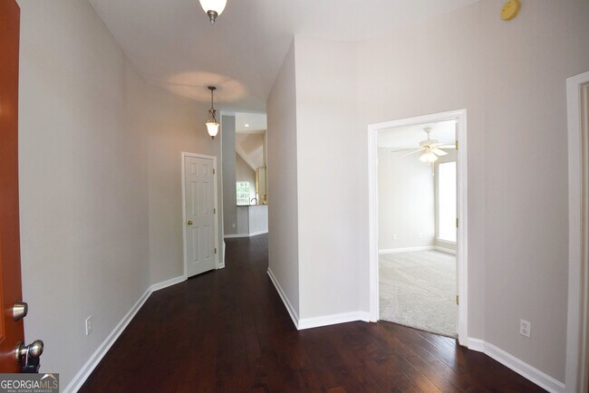 Building Photo - 208 Turnbridge Cir