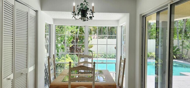 Building Photo - 2284 Las Casitas Dr