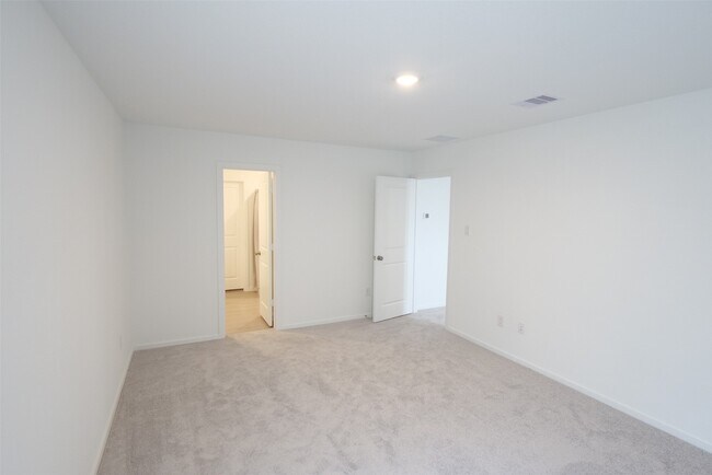 Building Photo - 26727 Feather Reed Dr