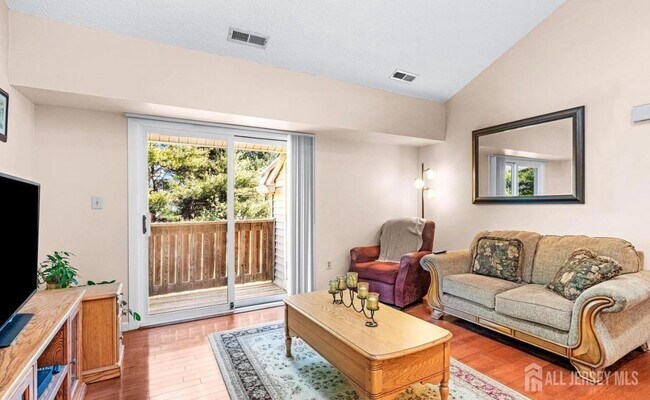 Building Photo - 2310 Ravens Crest Dr