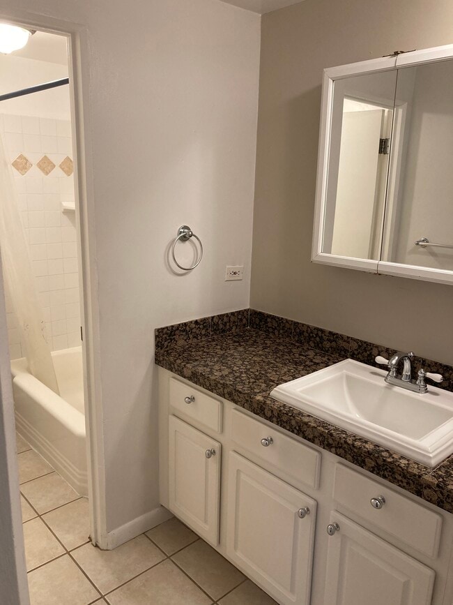 Bathroom - 830 E 11th Ave