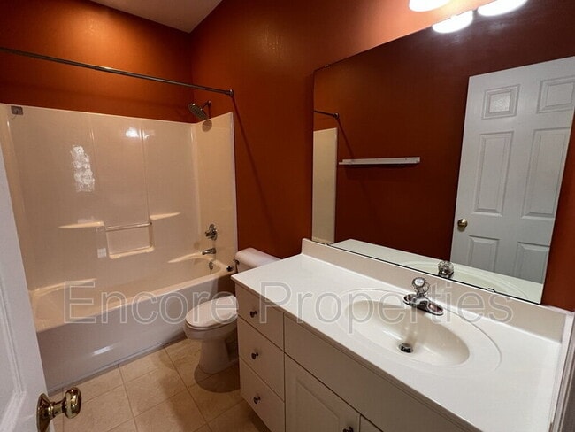 Building Photo - 1008 Elmsleigh Way