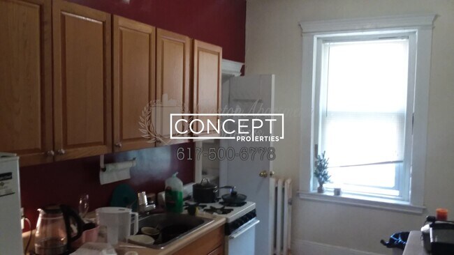 Building Photo - 447 Park Dr