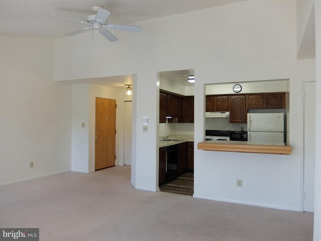 Building Photo - 309 Trinity Ct