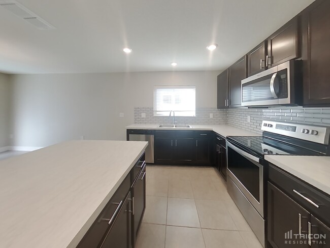Building Photo - 6480 Domenico Ct