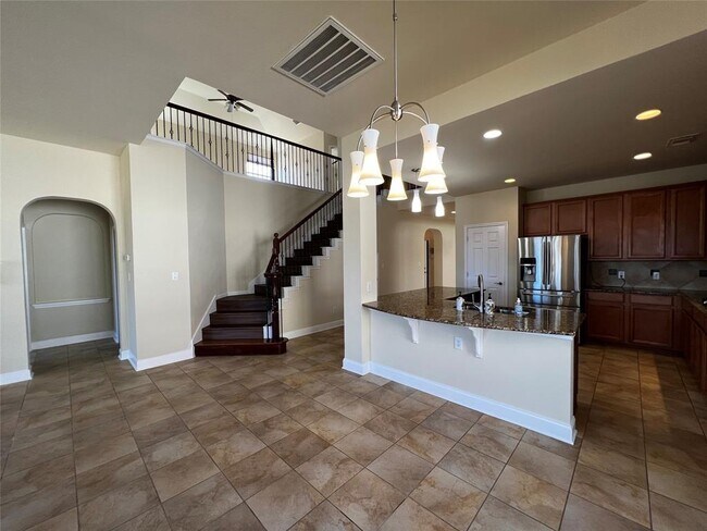 Building Photo - 15224 Interlachen Dr