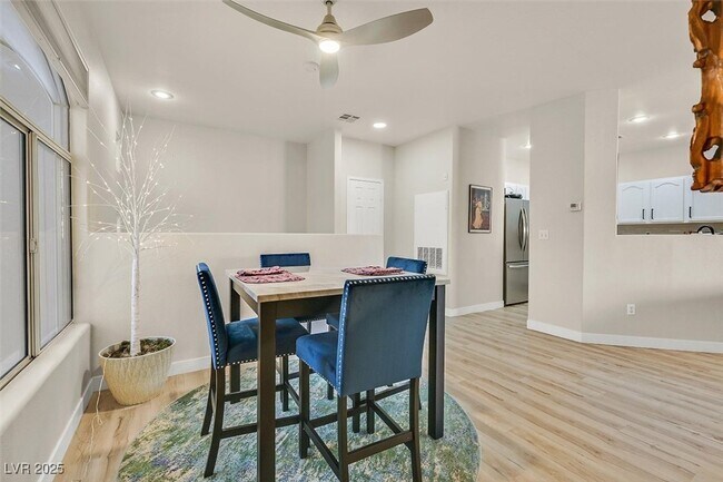 Building Photo - 8737 Red Brook Dr