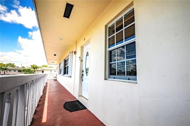 Building Photo - 1455 N 12th Ct