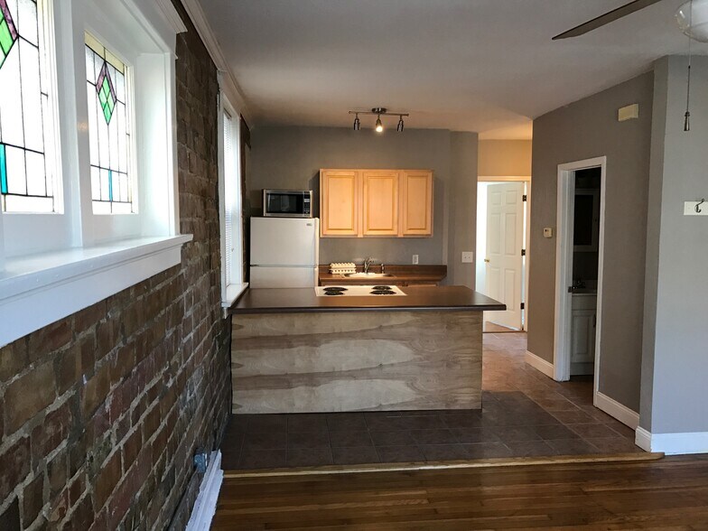 Building Photo - 2130 Maury Ave