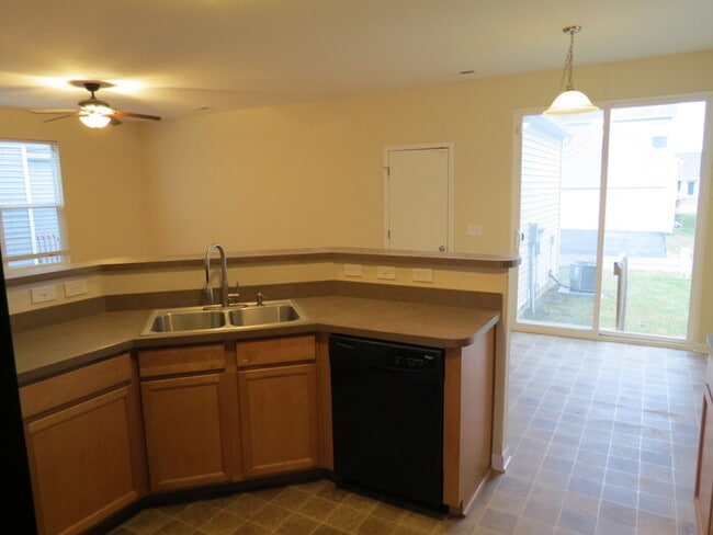 Building Photo - 5682 Alliance Way