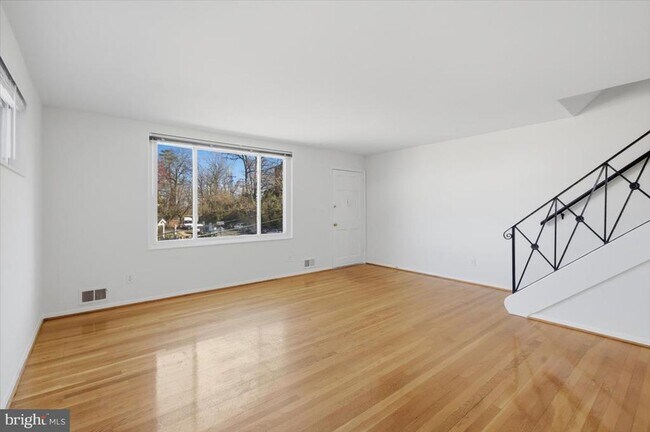 Building Photo - 5039 8th Rd S