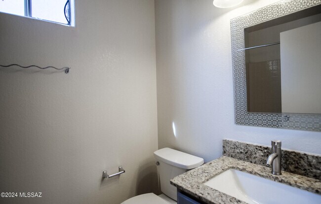 Building Photo - 5237 E Calle Vista De Colores