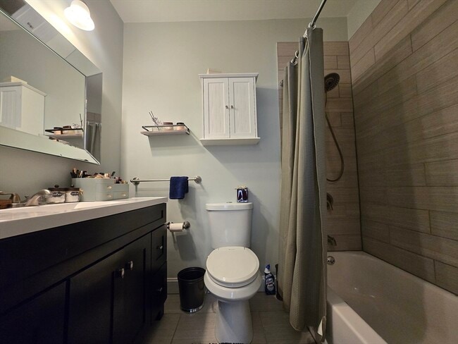 Building Photo - 306 Maverick St