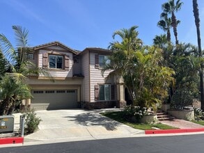 Building Photo - Amazingly Remodeled 4 Bed 4 Bath Luxury Home in North Orange with Solar!