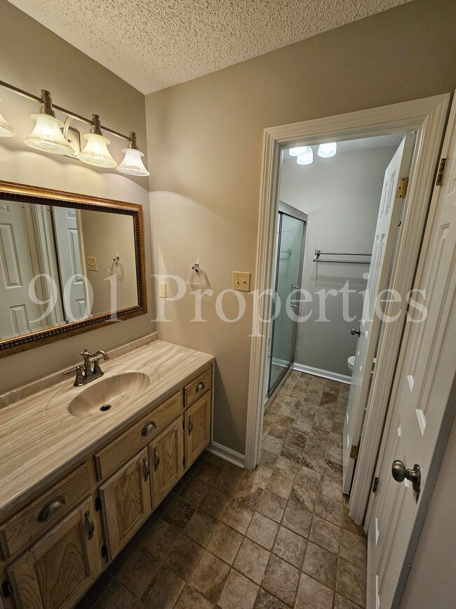 Building Photo - 3690 Sunrise Ridge Dr