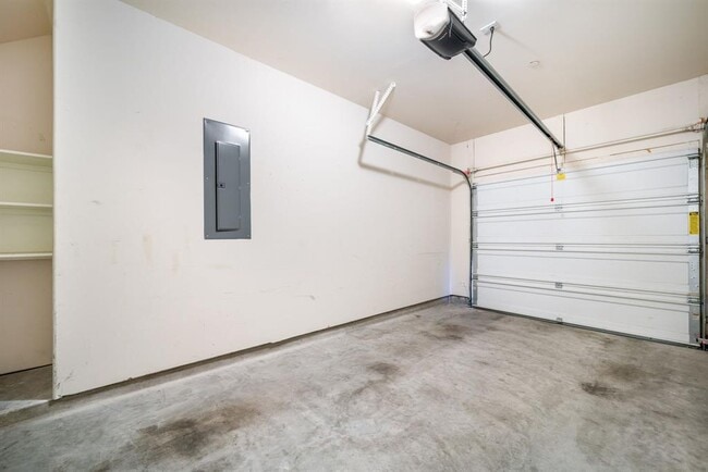 Building Photo - 1310 W Parmer Ln