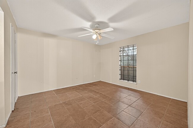 Building Photo - 8201 Richmond Ave.