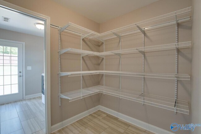 Building Photo - 512 Summer Cove Cir NW