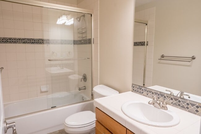 Building Photo - 4Bd/3.5Ba Seattle House