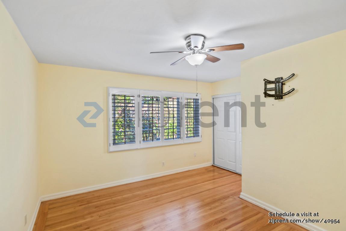 Building Photo - 33125 Basswood Ave
