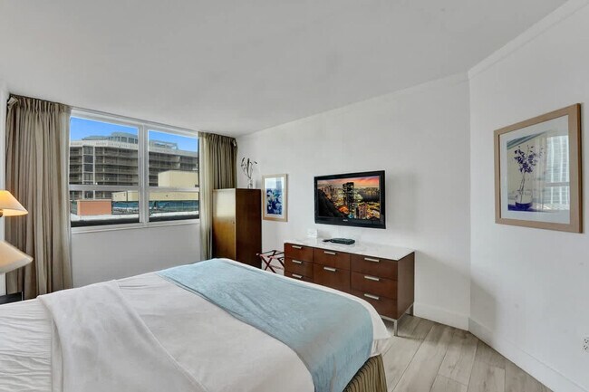 Building Photo - 2889 McFarlane Rd