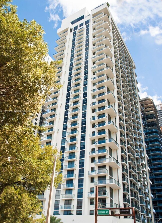 Building Photo - 11 NE 6th St