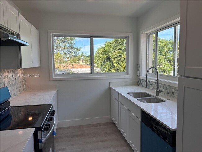 Building Photo - 1701 NW 34th Ave