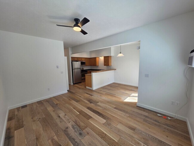 Building Photo - Beautifully Remodeled townhome on the south hill