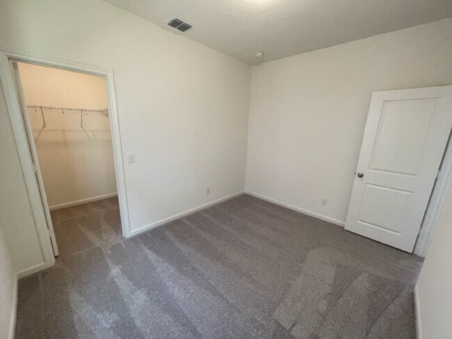 Building Photo - Super Nice One Story Home Near 1604 & Culebra....Move in as early as August 7, 2025