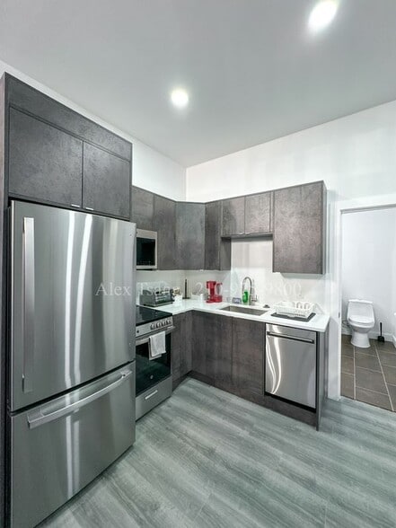 Building Photo - 316 Toledo St