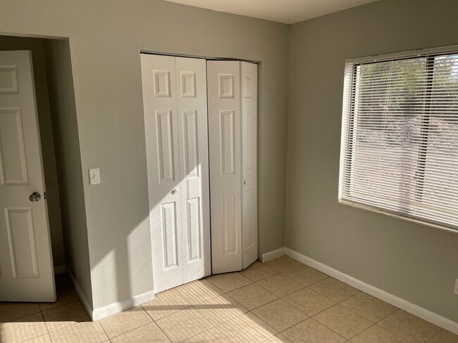 Building Photo - 507 Jackson St