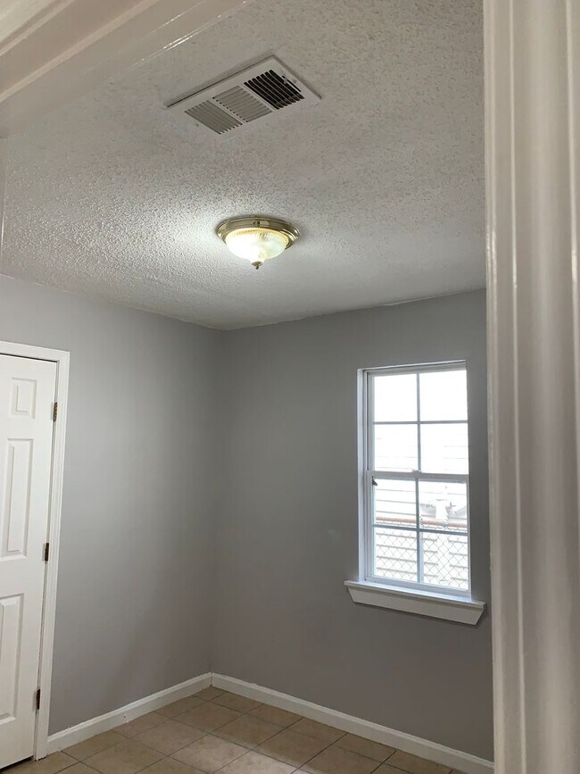 Building Photo - Single Family Home Ready for Occupancy wit...