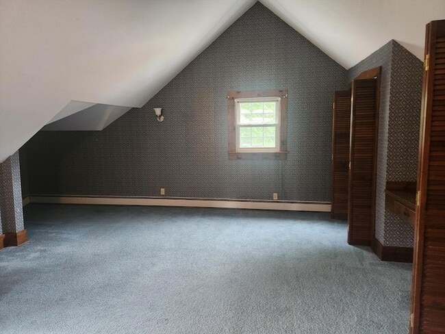 Building Photo - 285 Main St