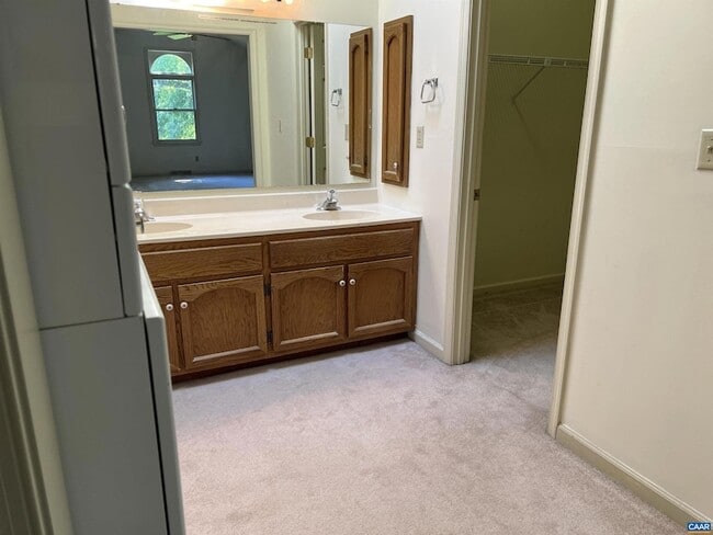 Building Photo - 2424 Holkham Dr