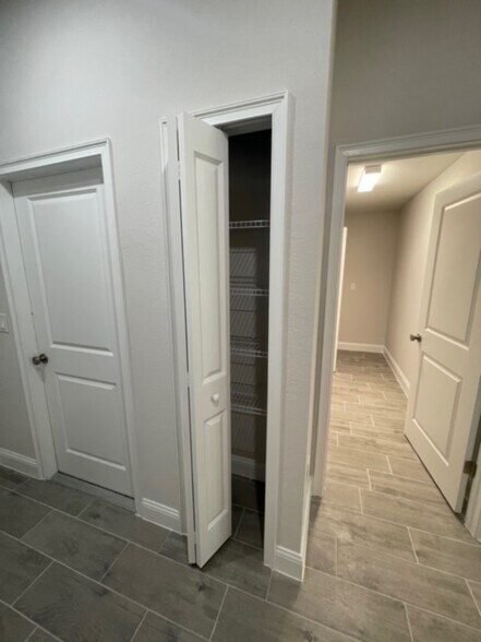 Building Photo - 24473 Zephyr Ct